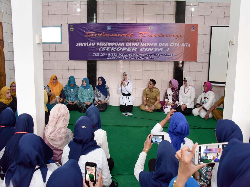 Memberdayakan Perempuan Desa Papayan: Strategi Mewujudkan Kemandirian Finansial Wanita